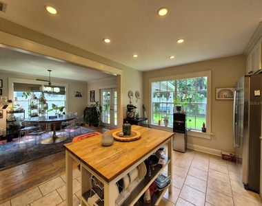 2910 W Sitios Street - Photo Thumbnail 17