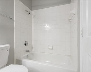 2262 Chianti Place - Photo Thumbnail 18
