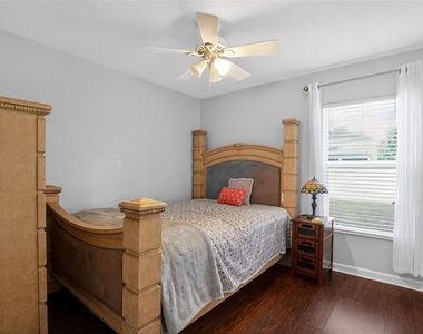 11519 Misty Isle Lane - Photo Thumbnail 9