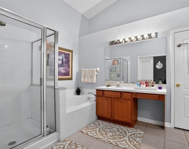 11519 Misty Isle Lane - Photo Thumbnail 4