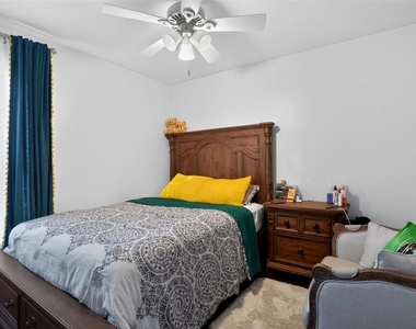 11519 Misty Isle Lane - Photo Thumbnail 14