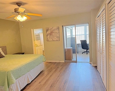 2001 World Parkway Boulevard - Photo Thumbnail 25