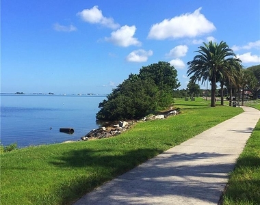 2001 World Parkway Boulevard - Photo Thumbnail 41