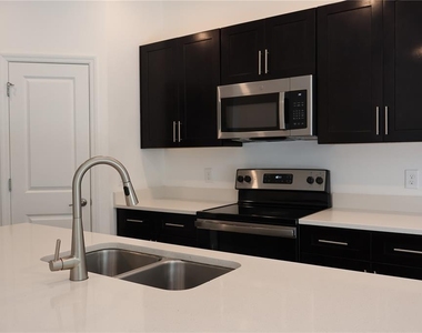 3635 Davenport Creek Court - Photo Thumbnail 8