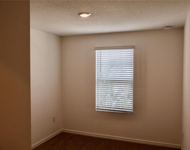 3635 Davenport Creek Court - Photo Thumbnail 31