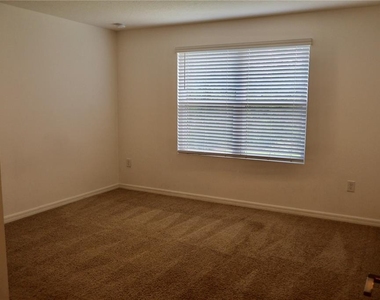 3635 Davenport Creek Court - Photo Thumbnail 17