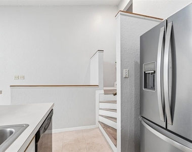 6437 93rd Terrace N - Photo Thumbnail 23