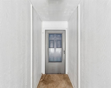 6437 93rd Terrace N - Photo Thumbnail 5
