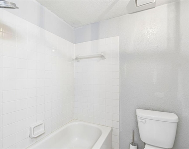 6437 93rd Terrace N - Photo Thumbnail 34