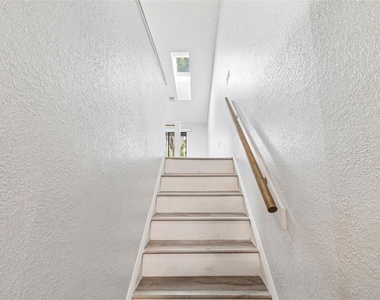 6437 93rd Terrace N - Photo Thumbnail 8