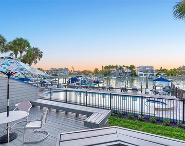 910 Pinellas Bayway S - Photo Thumbnail 1