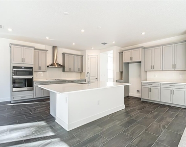 410 S West Shore Boulevard - Photo Thumbnail 22