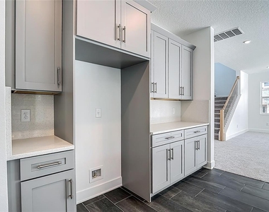 410 S West Shore Boulevard - Photo Thumbnail 26