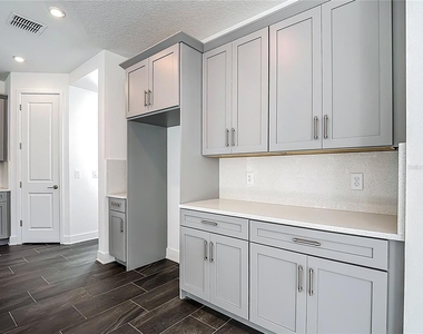410 S West Shore Boulevard - Photo Thumbnail 25