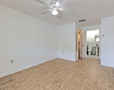 4313 Tahitian Gardens Circle - Photo Thumbnail 23