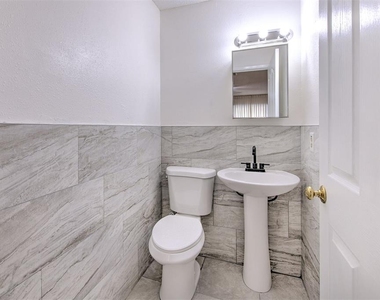 4313 Tahitian Gardens Circle - Photo Thumbnail 20