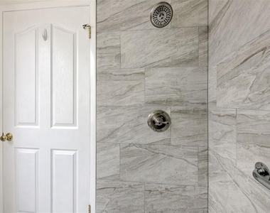 4313 Tahitian Gardens Circle - Photo Thumbnail 16