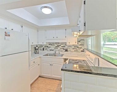 4313 Tahitian Gardens Circle - Photo Thumbnail 11