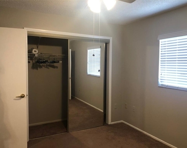 4008 El Merita Court - Photo Thumbnail 15