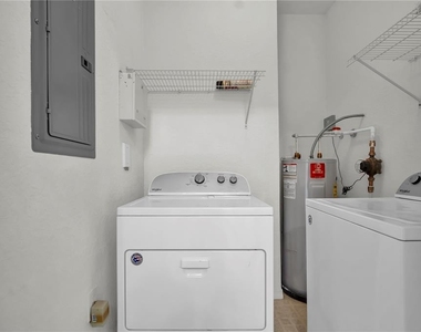 6171 Metrowest Boulevard - Photo Thumbnail 20