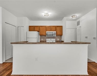6171 Metrowest Boulevard - Photo Thumbnail 17