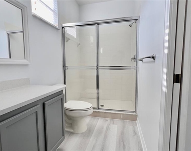 10946 Savannah Wood Drive - Photo Thumbnail 20