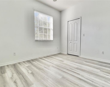 10946 Savannah Wood Drive - Photo Thumbnail 23