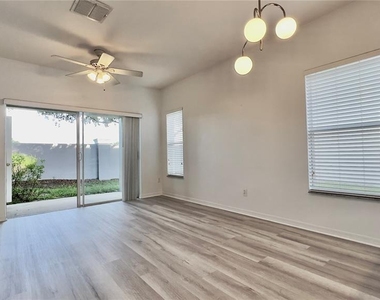 10946 Savannah Wood Drive - Photo Thumbnail 13