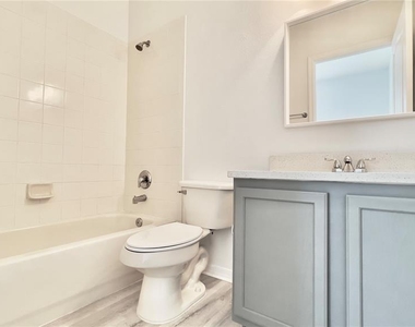 10946 Savannah Wood Drive - Photo Thumbnail 24