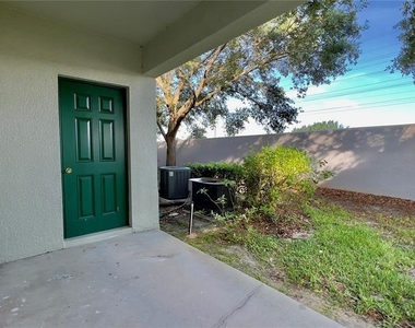 10946 Savannah Wood Drive - Photo Thumbnail 4