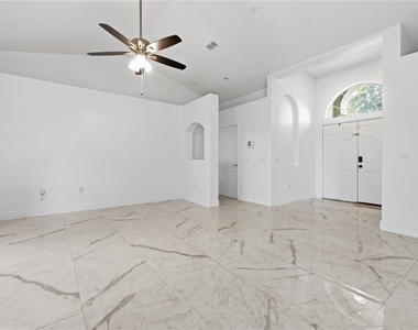577 Terranova Circle - Photo Thumbnail 7