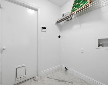 577 Terranova Circle - Photo Thumbnail 14