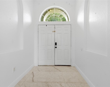 577 Terranova Circle - Photo Thumbnail 3