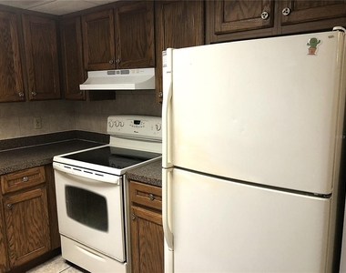 2545 Oak Park Way - Photo Thumbnail 3