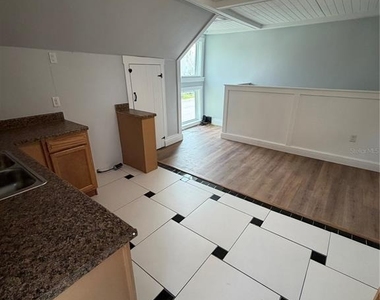 118 N Beaumont Avenue - Photo Thumbnail 19