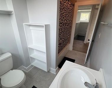 118 N Beaumont Avenue - Photo Thumbnail 30
