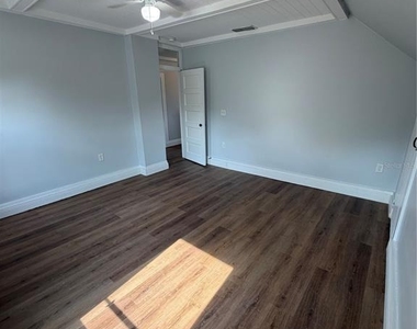 118 N Beaumont Avenue - Photo Thumbnail 22