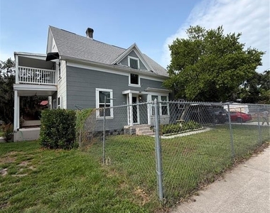 118 N Beaumont Avenue - Photo Thumbnail 1