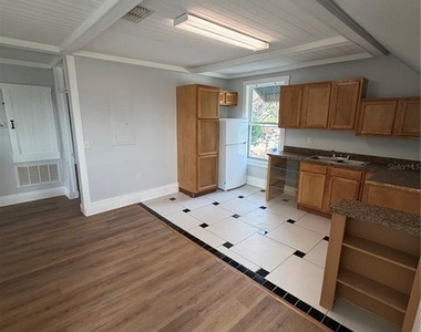 118 N Beaumont Avenue - Photo Thumbnail 17