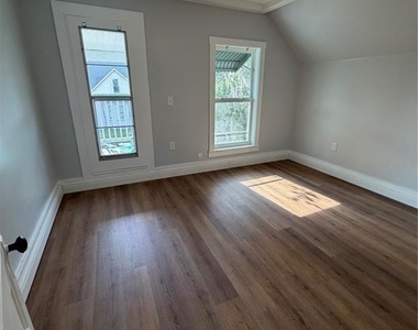 118 N Beaumont Avenue - Photo Thumbnail 26