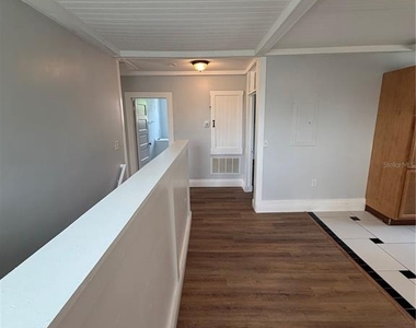 118 N Beaumont Avenue - Photo Thumbnail 16