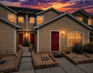 125 Australian Way - Photo Thumbnail 1