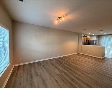 4430 Sw 49th Avenue - Photo Thumbnail 4