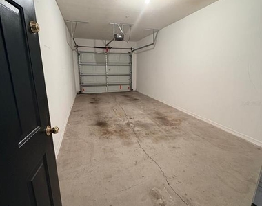 6413 Astor Village Avenue - Photo Thumbnail 4