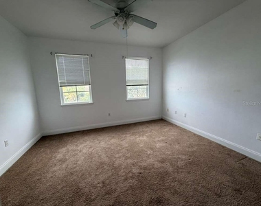 6413 Astor Village Avenue - Photo Thumbnail 9