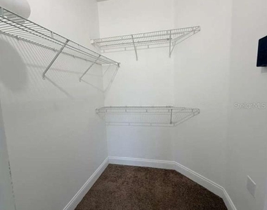 6413 Astor Village Avenue - Photo Thumbnail 10