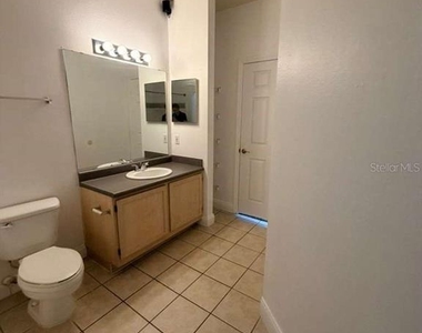6413 Astor Village Avenue - Photo Thumbnail 11