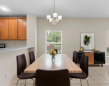10325 Manderley Way - Photo Thumbnail 17