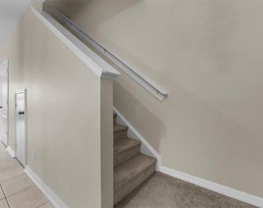 10325 Manderley Way - Photo Thumbnail 8