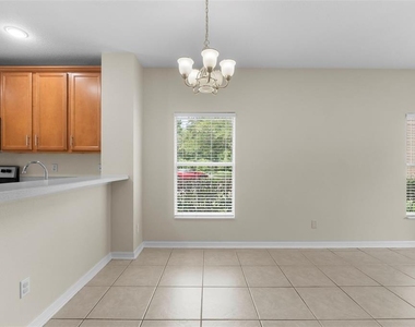 10325 Manderley Way - Photo Thumbnail 16